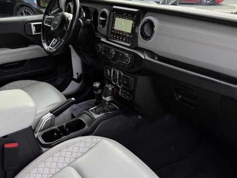 Used 2021 Jeep Wrangler Unlimited Sahara AWD/4WD image 45