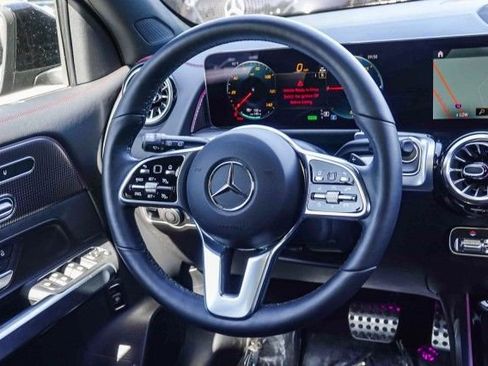 Used 2023 Mercedes-Benz EQB 350 4MATIC SUV image 15