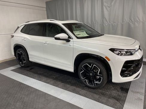 New 2026 Volkswagen Tiguan SEL R-Line AWD/4WD image 2