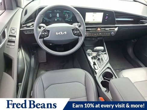 New 2025 Kia Niro EX image 7