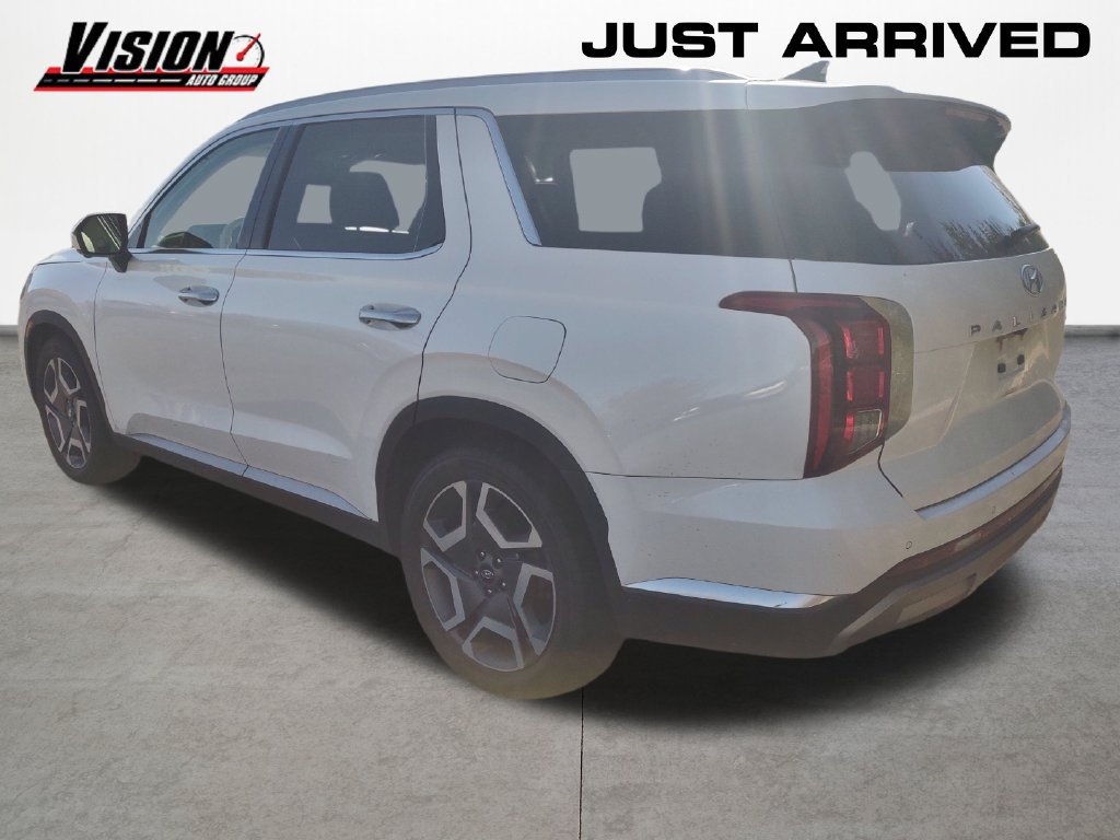 Used 2023 Hyundai Palisade Limited AWD/4WD image 3
