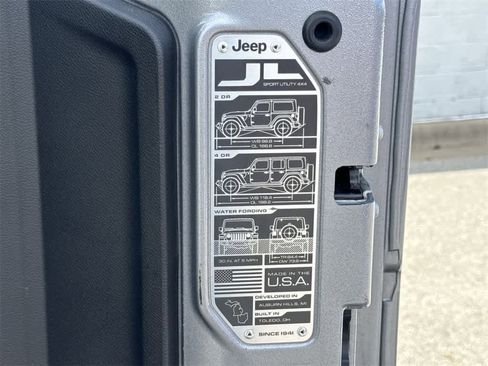 Used 2018 Jeep Wrangler Unlimited Sport S image 23