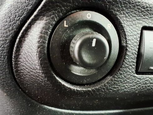 Used 2013 Jeep Wrangler Unlimited Sahara w/ Connectivity Group AWD/4WD image 20