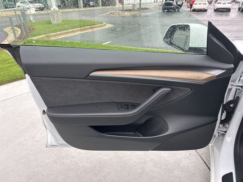 Used 2023 Tesla Model 3 Standard Range RWD image 14