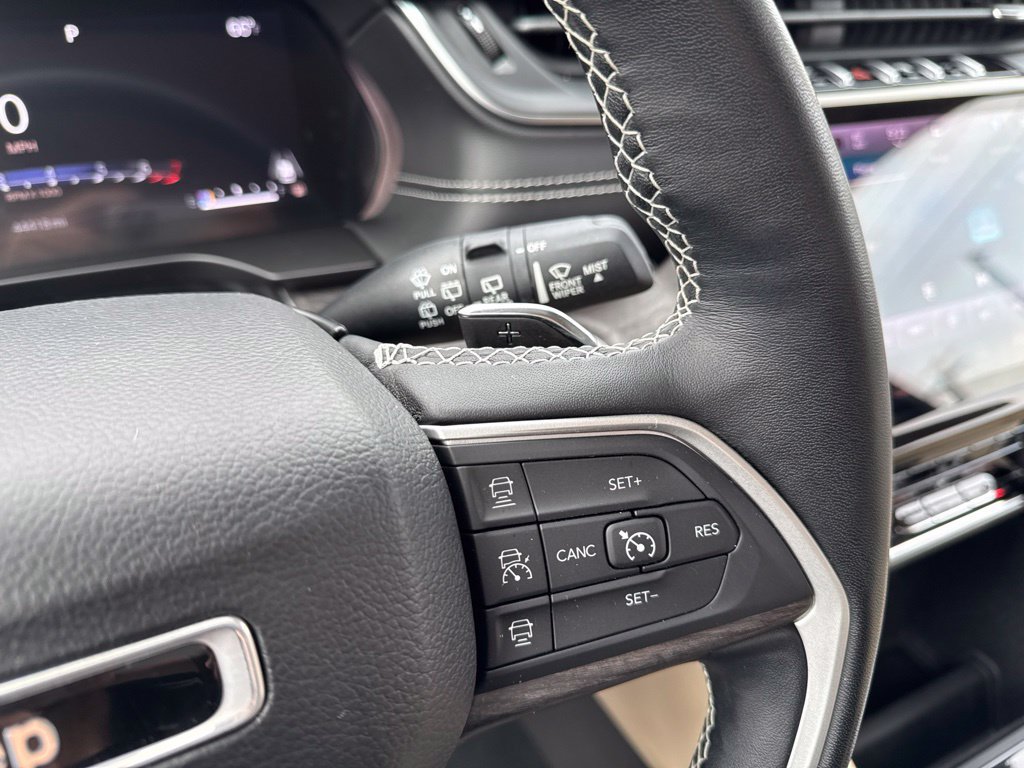Used 2022 Jeep Grand Cherokee L Limited RWD image 16