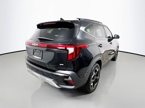 Used 2024 Kia Seltos EX image 4