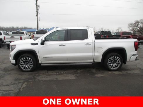 Used 2023 GMC Sierra 1500 Denali Ultimate image 9