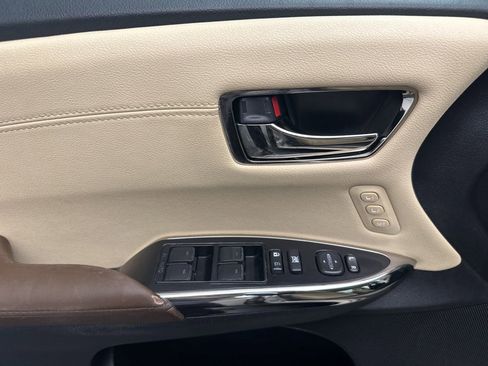 Used 2016 Toyota Avalon XLE Premium image 22