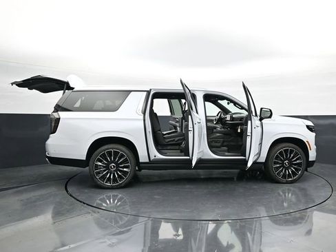 New 2026 Chevrolet Suburban High Country AWD/4WD image 52