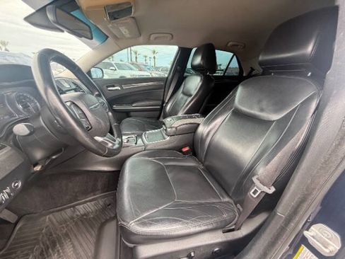 Used 2016 Chrysler 300 Limited RWD image 15