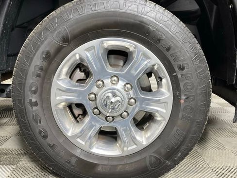 Used 2024 RAM 2500 Big Horn w/ Sport Appearance Package image 10