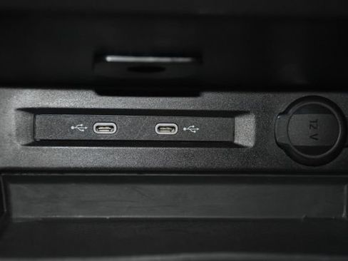 Used 2024 Volkswagen Tiguan SE image 23