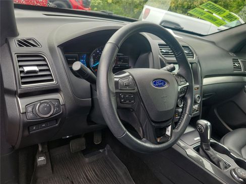 Used 2019 Ford Explorer XLT w/ Equipment Group 202A AWD/4WD image 20