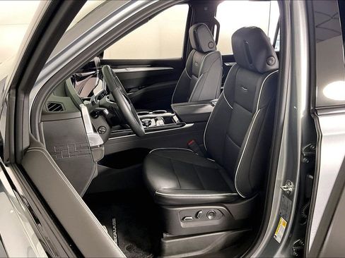 Used 2025 Cadillac Escalade Sport w/ Touring Package image 36