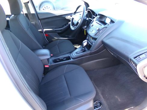 Used 2016 Ford Focus SE FWD image 26