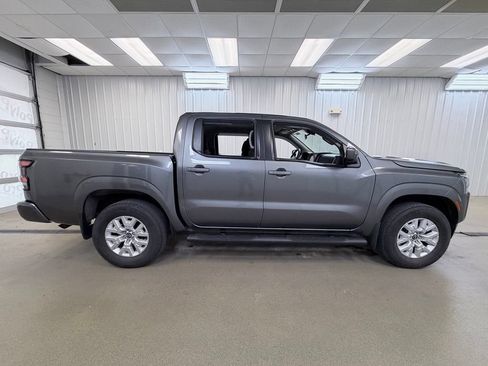 Used 2022 Nissan Frontier SV AWD/4WD image 5