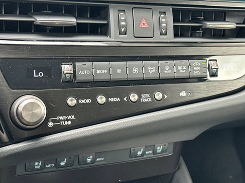 New 2025 Lexus ES 350 w/ Premium Package image 23