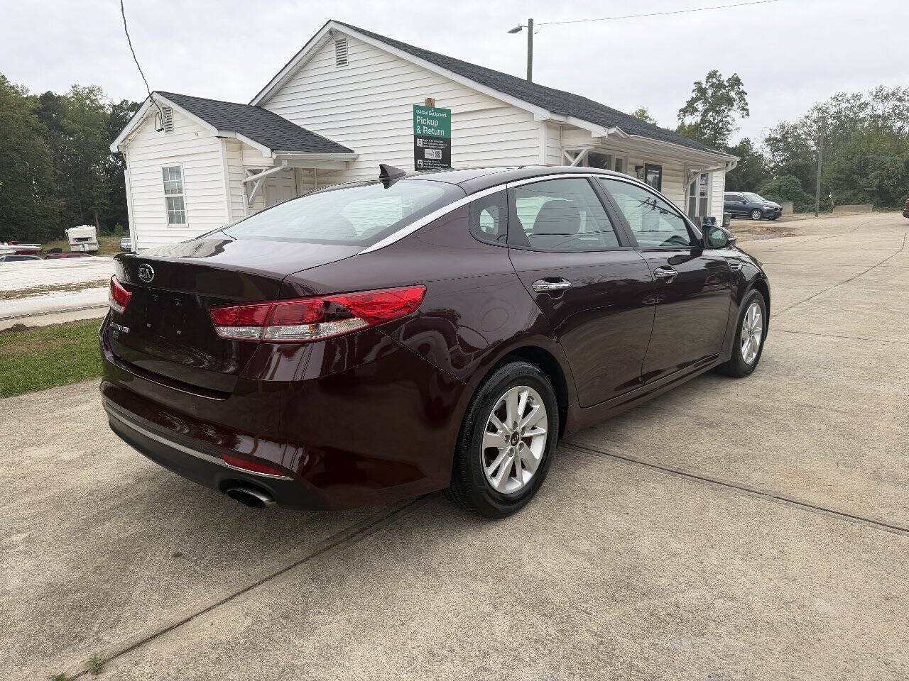 Used 2018 Kia Optima LX FWD image 5