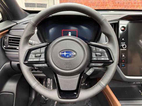 Used 2025 Subaru Forester Touring AWD/4WD image 15