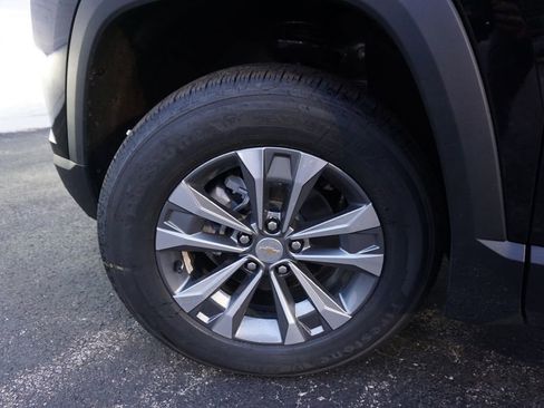 New 2025 Chevrolet Equinox LT FWD image 25