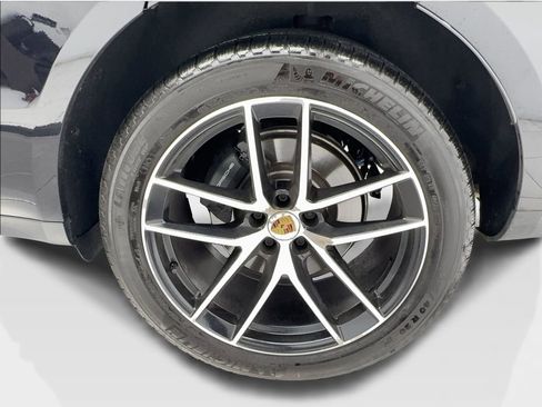 Used 2024 Porsche Macan Turbo AWD/4WD image 11