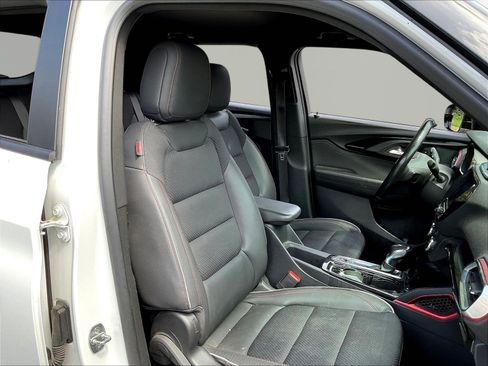 Used 2023 Chevrolet TrailBlazer RS w/ Convenience Package FWD image 28