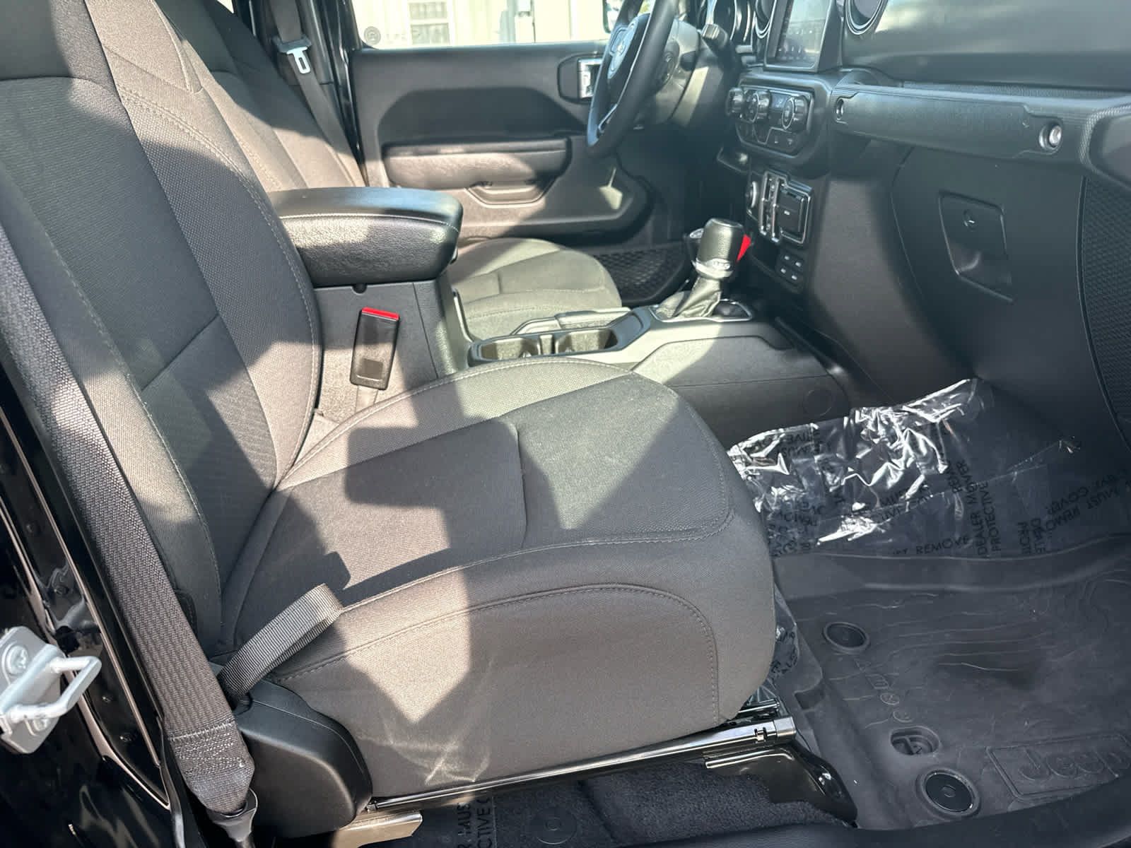 Used 2023 Jeep Gladiator Sport AWD/4WD image 12