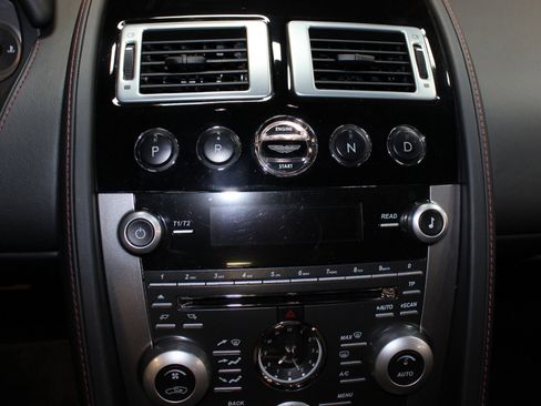 Used 2009 Aston Martin DB9 Coupe image 36