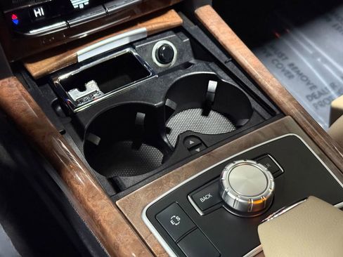 Used 2013 Mercedes-Benz E 350 4MATIC Sedan image 38