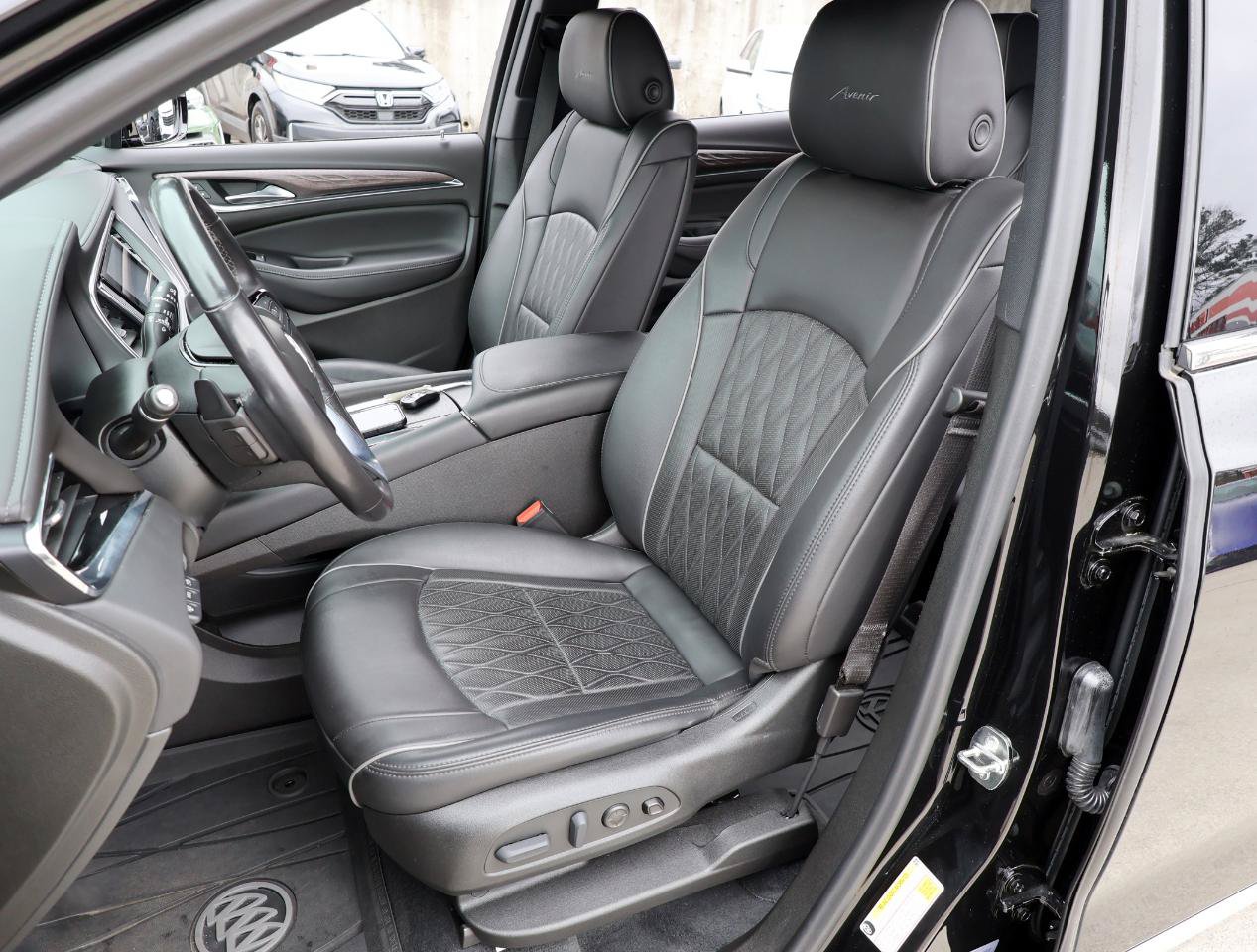 Used 2022 Buick Enclave Avenir w/ Avenir Technology Package FWD image 14