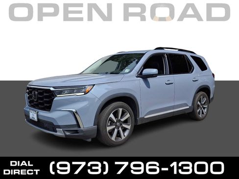 Used 2023 Honda Pilot Touring image 1