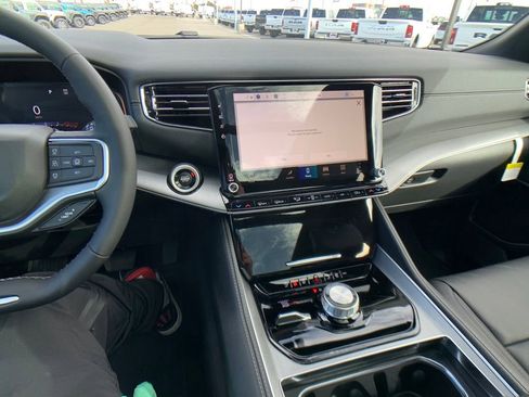 New 2026 Jeep Grand Wagoneer L Limited image 18