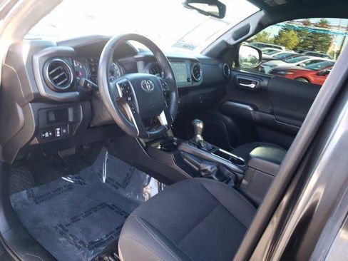 Certified 2018 Toyota Tacoma TRD Sport AWD/4WD image 19