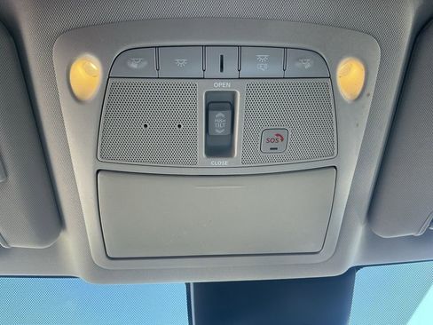 Used 2017 Nissan Rogue SL w/ SL Premium Package image 19