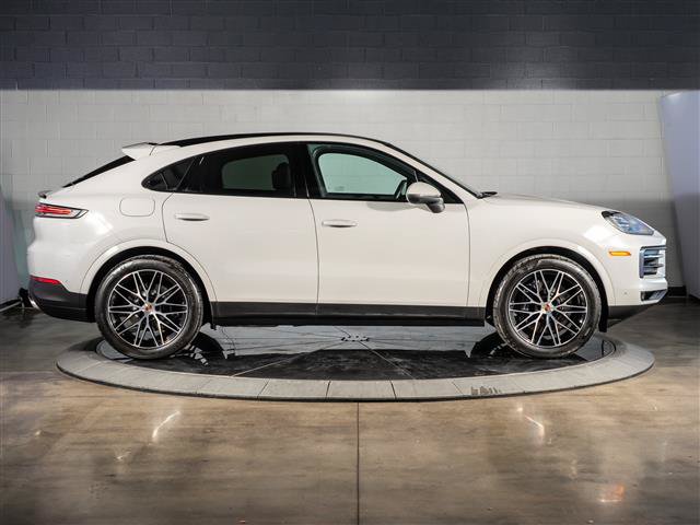 Certified 2025 Porsche Cayenne Coupe AWD/4WD image 8