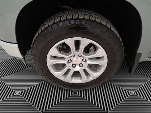 Used 2026 Chevrolet Silverado 1500 LTZ image 9