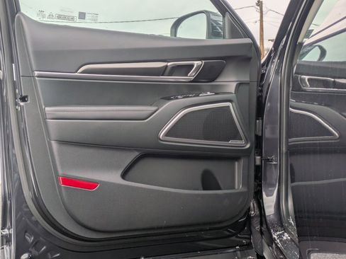 New 2025 Kia Telluride S image 12