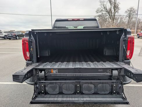Certified 2025 GMC Sierra 1500 AT4 w/ Technology Package image 32