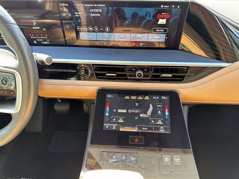 Certified 2025 INFINITI QX80 Sensory image 27