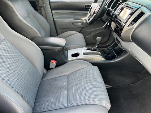 Used 2013 Toyota Tacoma PreRunner w/ TRD Sport Pkg image 12