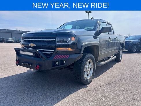 Used 2017 Chevrolet Silverado 1500 LT w/ All Star Edition image 10