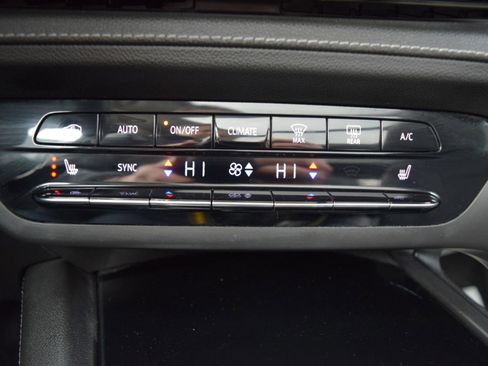 Used 2021 Buick Envision Essence FWD image 24