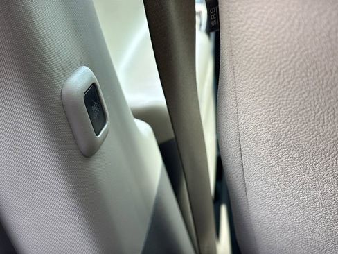 Used 2017 Toyota Sienna XLE w/ XLE Navigation Package FWD image 31