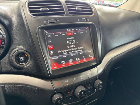 Used 2015 Dodge Journey Crossroad w/ Flexible Seating Group FWD image 20