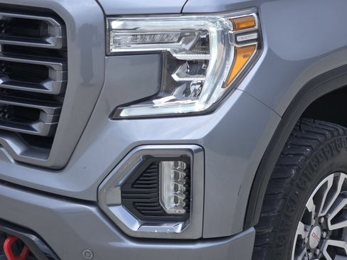 Used 2022 GMC Sierra 1500 AT4 w/ AT4 Premium Package AWD/4WD image 9