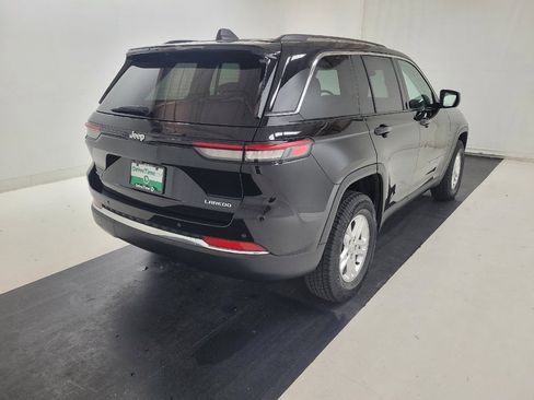 Used 2023 Jeep Grand Cherokee Laredo w/ Luxury Tech Group I AWD/4WD image 9