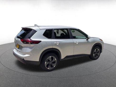 Used 2025 Nissan Rogue SV AWD/4WD image 15