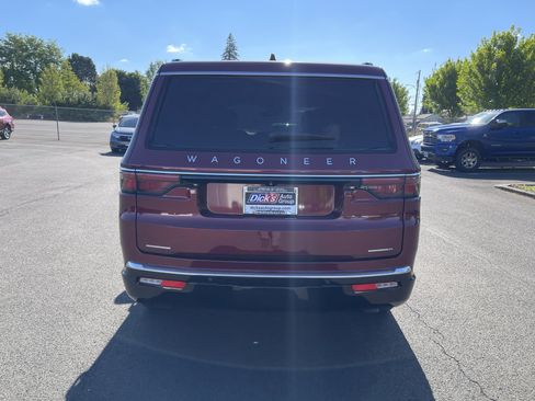 Used 2023 Jeep Wagoneer Series III w/ Convenience Group I AWD/4WD image 4