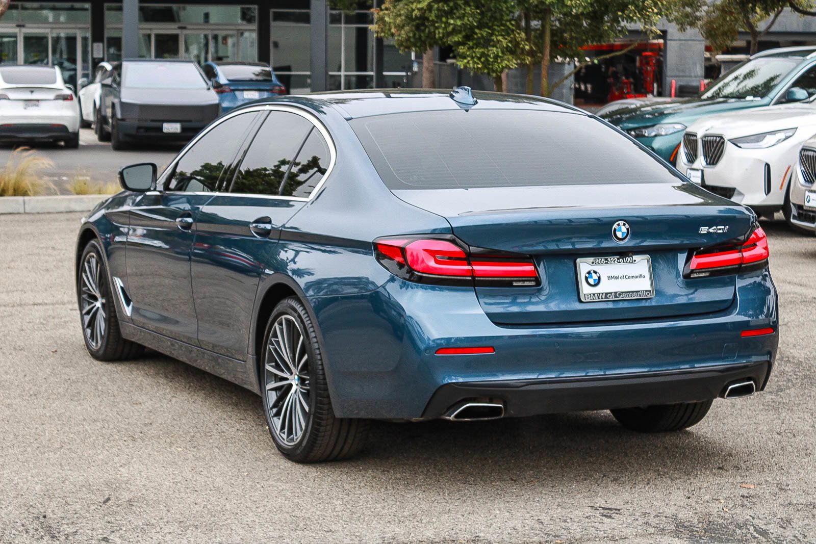 Used 2023 BMW 540i w/ Premium Package RWD image 4