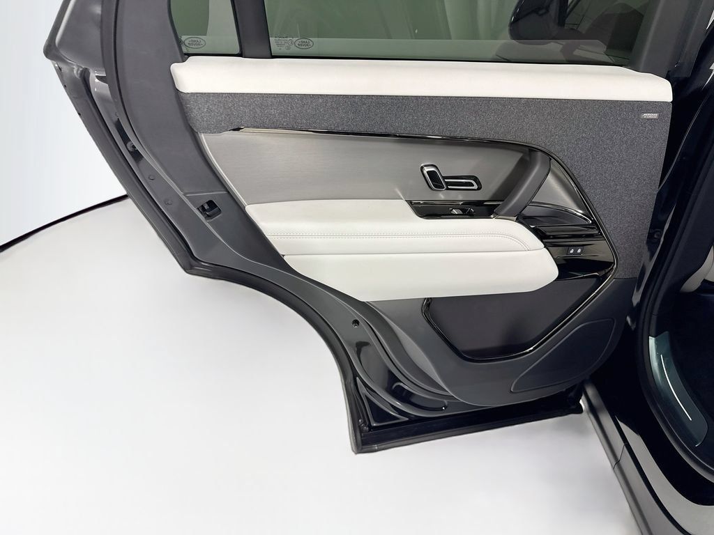 New 2026 Land Rover Range Rover Sport SE AWD/4WD image 27